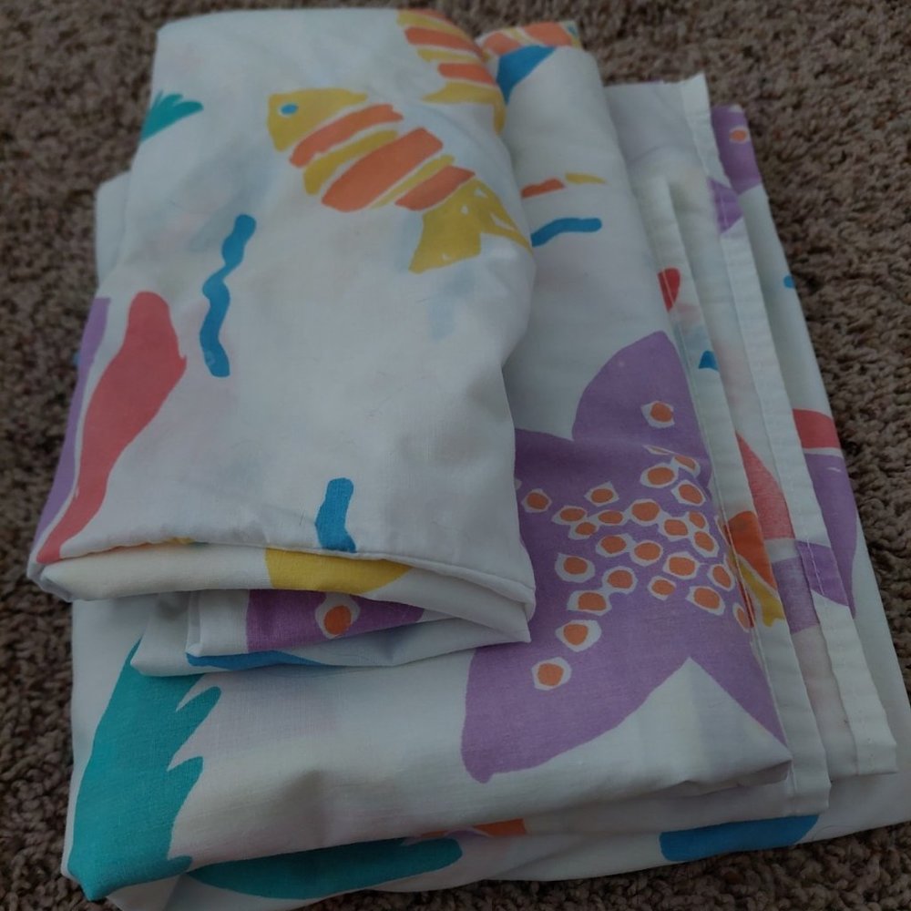Twin flat sheet and pillow case
